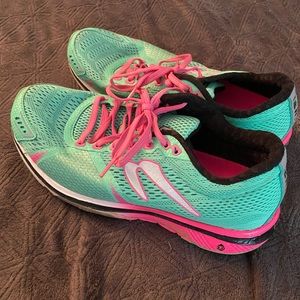 Newton Gravity 3 Sneakers